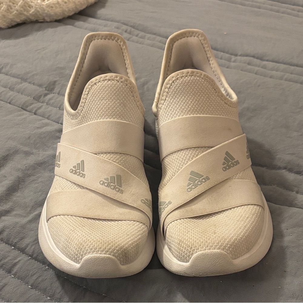 Adidas White Slip-On Sneakers Women’s sz 9
